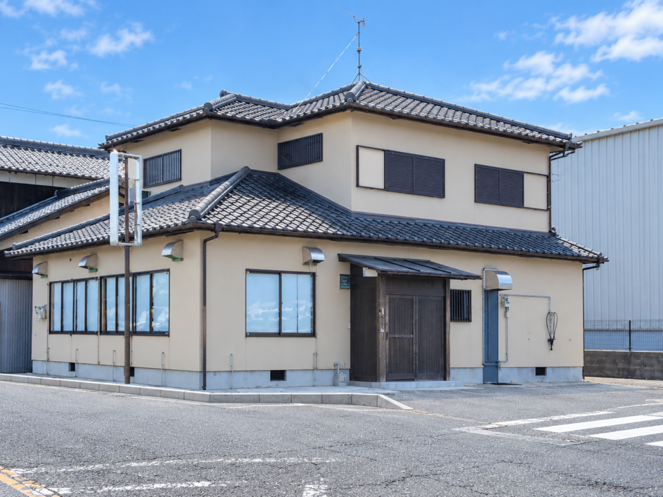 東近江市五個荘河曲町賃貸（店舗付住宅）